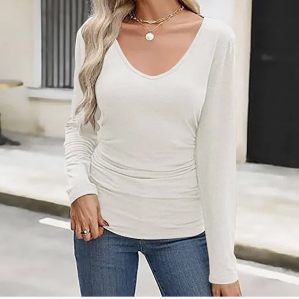 Colleen Lopez Layerings Long Sleeve V-Neck Top with Side Ruching. Creamy White.